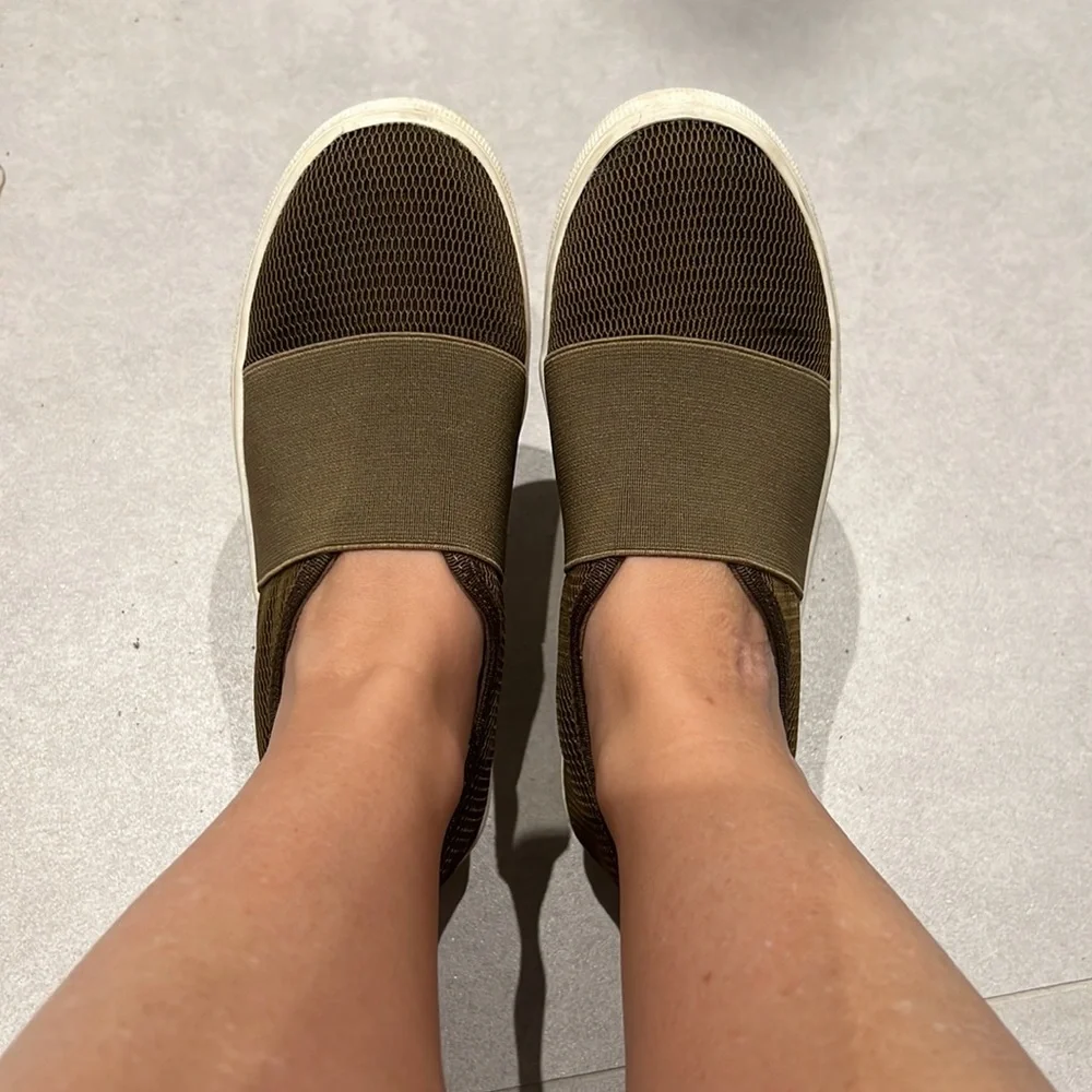 Steve Madden women size 5 olive green sneakers white rubber sole
